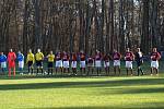 Fotbalisté Bohemie Poděbrady (v rudém) vyhráli doma okresní derby nad Vykání 2:1.