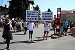 Demonstrace před Obecním domem v Nymburce kvůli účasti prezidenta Miloše Zemana na sjezdu Komunistické strany Čech a Moravy.