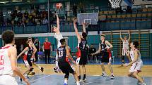 Z basketbalového utkání nadstavbové části extraligy kadetů Nymburk - Jindřichův Hradec (56:50)