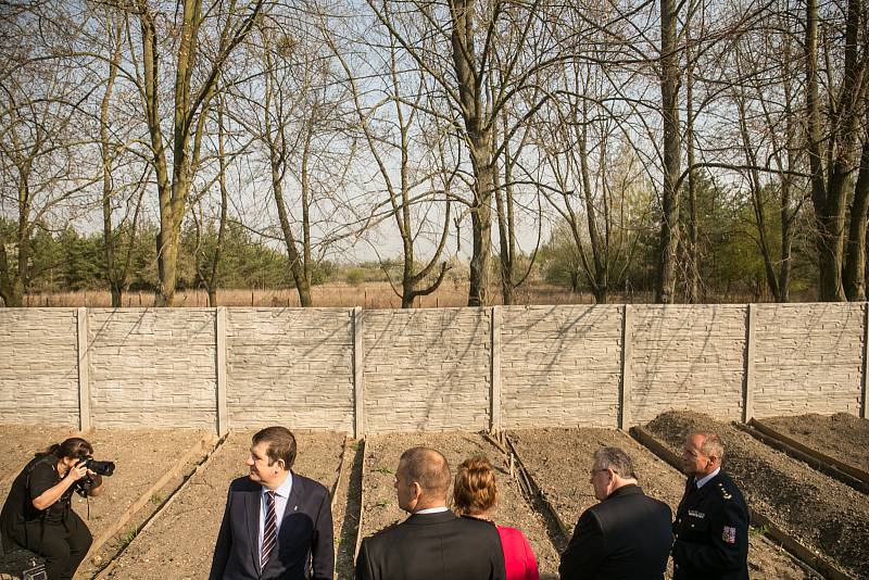 Kardinál Dominik Duka strávil dopoledne v jiřické věznici.