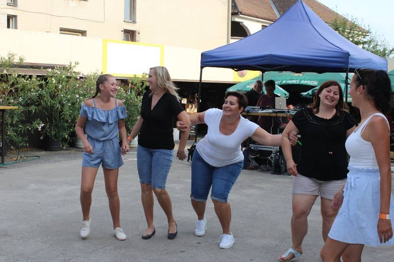 Festival přilákal do Letního kotle u nádraží na dvě stovky návštěvníků.