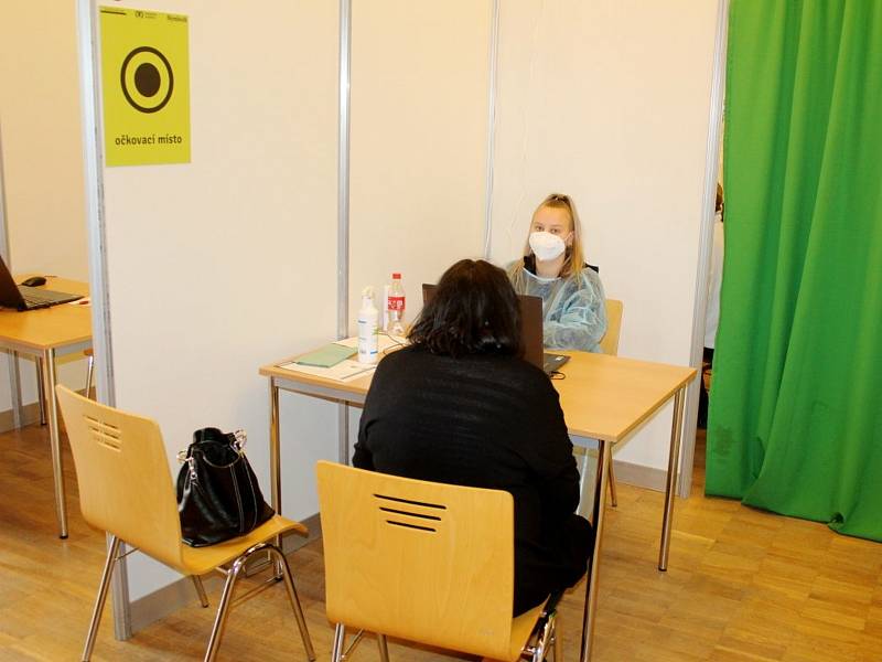 Očkovací centrum v Nymburce zaznamenalo v posledním týdnu nárůst zájmu o vakcinaci.