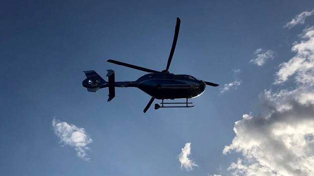 Těžce zraněnou řidičku přepravil do nemocnice vrtulník. Havarovala na Třebíčsku