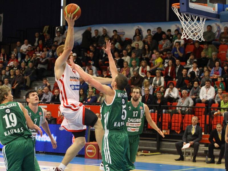 Z basketbalového zápasu VTB ligy Nymburk - Kaunas (84:90)