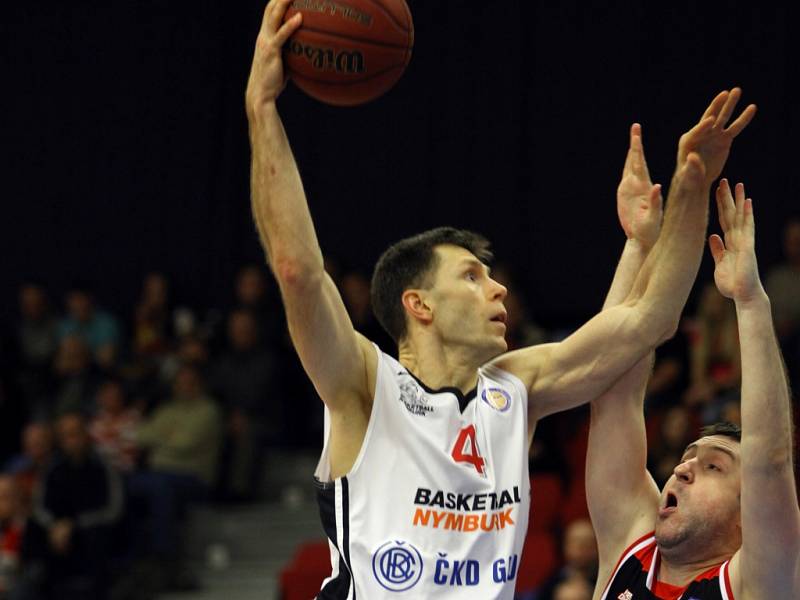 Z basketbalového utkání VTB ligy Nymburk - Volgograd (103:76)