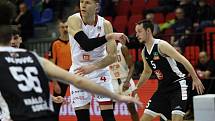 Z basketbalového utkání nadstavbové části Kooperativa NBL Nymburk - Hradec Králové (110:83)