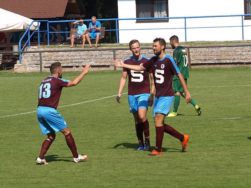 Z fotbalového utkání I.B třídy Slovan Poděbrady - Semice (6:1)