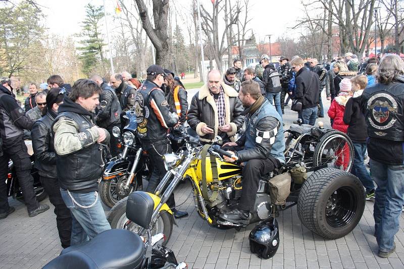 Motorkáři dorazili do Poděbrad