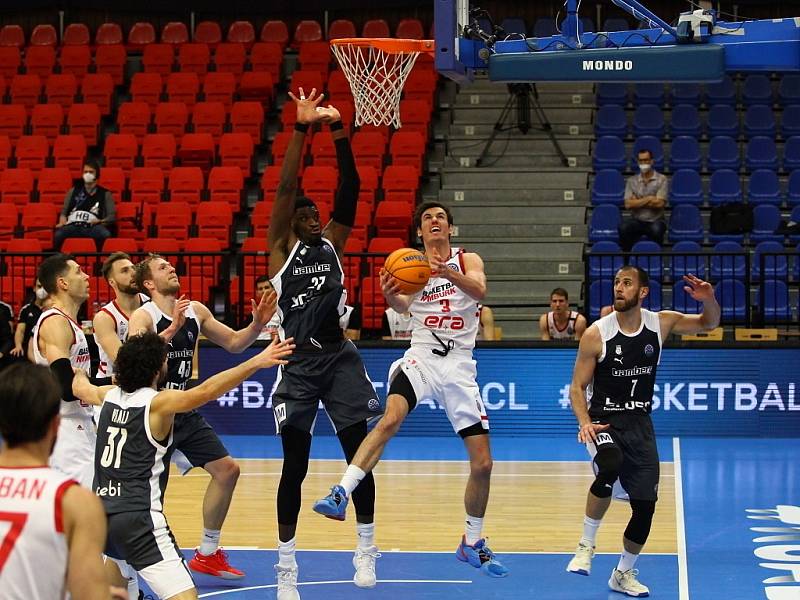 Z basketbalového utkání Ligy mistrů Nymburk - Bamberg