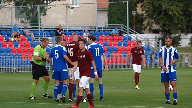 Z fotbalového utkání I.A třídy Bohemia Poděbrady - Čelákovice (1:4)