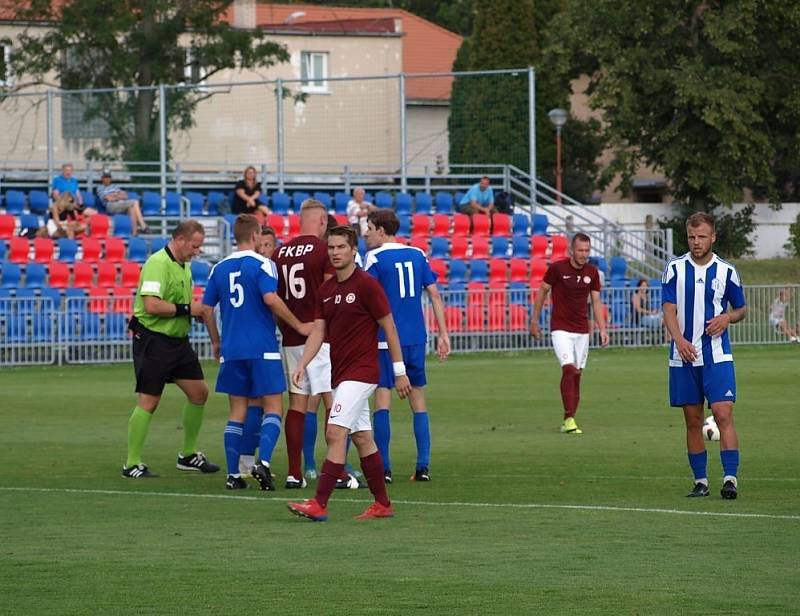 Z fotbalového utkání I.A třídy Bohemia Poděbrady - Čelákovice (1:4)