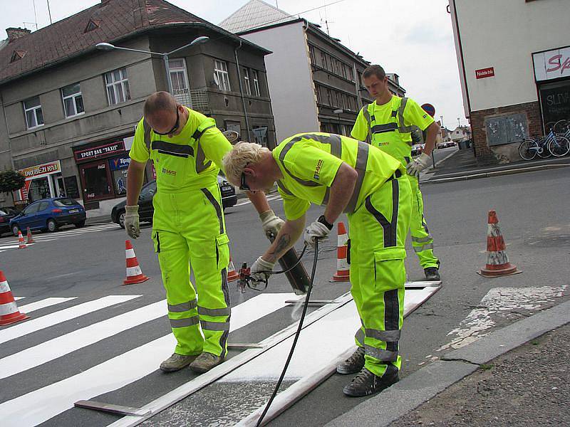 Přechody v Nymburce září novotou