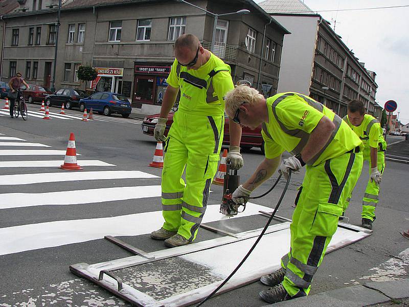 Přechody v Nymburce září novotou