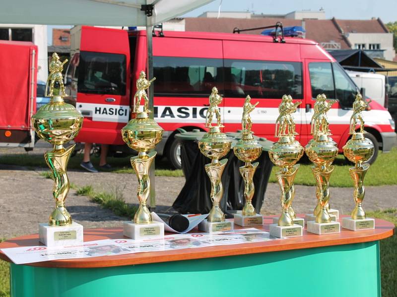 Z národního finále hasičské soutěže Dobráci roku 2016 v Nymburce.