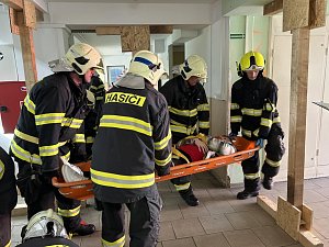 Cvičení, hasičů, záchranářů a policistů v Poděbradech na Ostende.