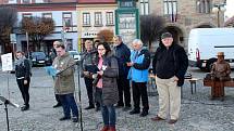 V Nymburce vyvrcholily oslavy 30. výročí Sametové revoluce v neděli odpoledne průvodem a shromážděním na náměstí.