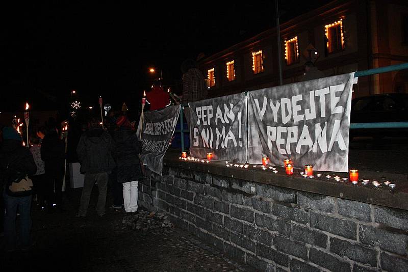 Demonstrace na lyském náměstí