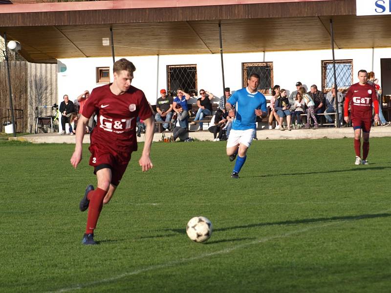 Fotbalisté Opočnice přišli v zápase s rezervou Bohemie o dvoubrankový náskok. Hosté vyrovnali v poslední minutě.