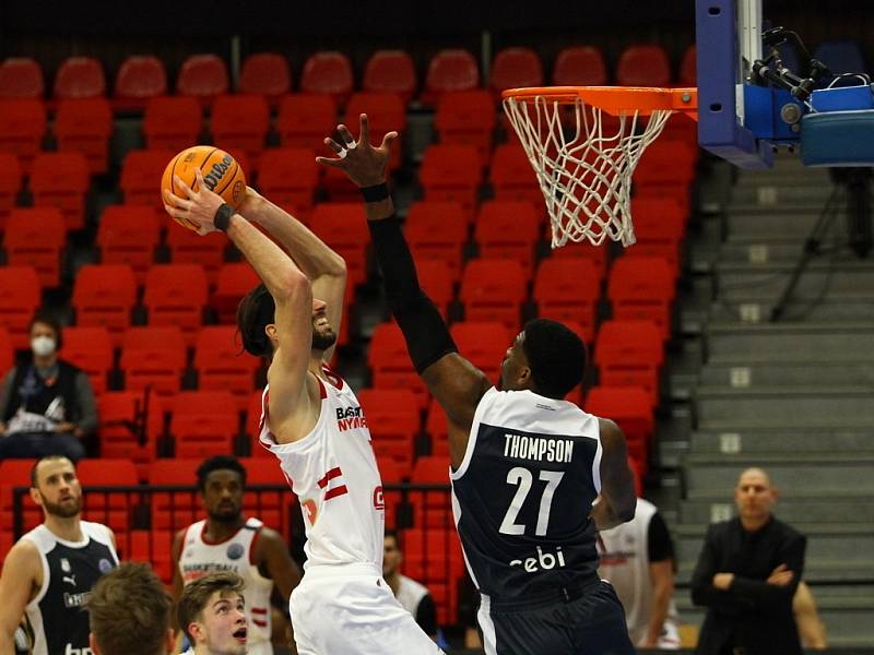 Z basketbalového utkání Ligy mistrů Nymburk - Bamberg