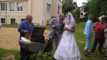 Ze svatby Ondřeje a Kláry Čenovských v roce 2009