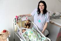 Maminka prvního dítěte narozeného v nymburské porodnici Hanka Rážová s novorozenou dcerkou Isabellou.