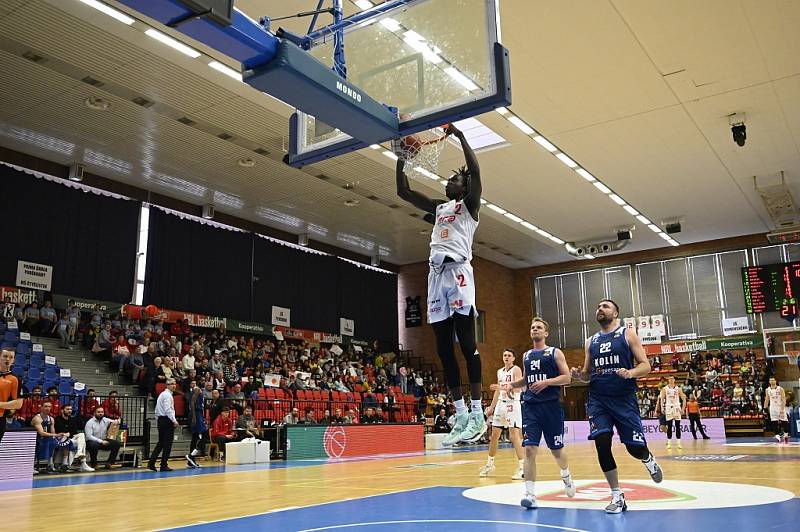 Z basketbalového utkání Kooperativa NBL Nymburk - Kolín (107:75)