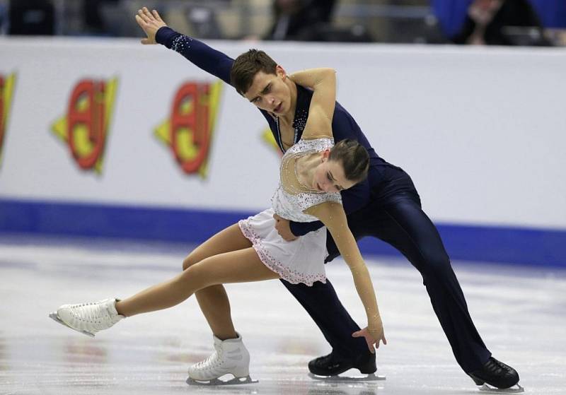 Krasobruslařka Anna Dušková z Lysé nad Labem na ledě se svým partnerem Martinem Bidařem.