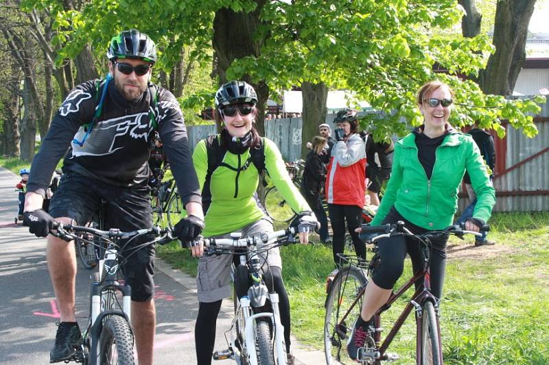 Postřižinského cyklootvíráku se zúčastnilo dvanáct set lidí. 