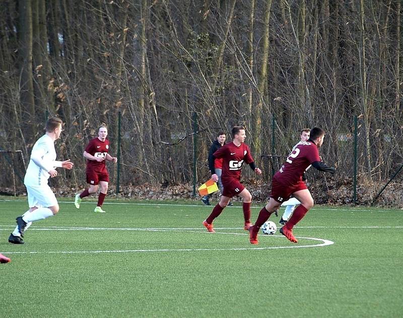 Z fotbalového utkání okresního přeboru Bohemia Poděbrady B - Polaban Nymburk B (0:2)
