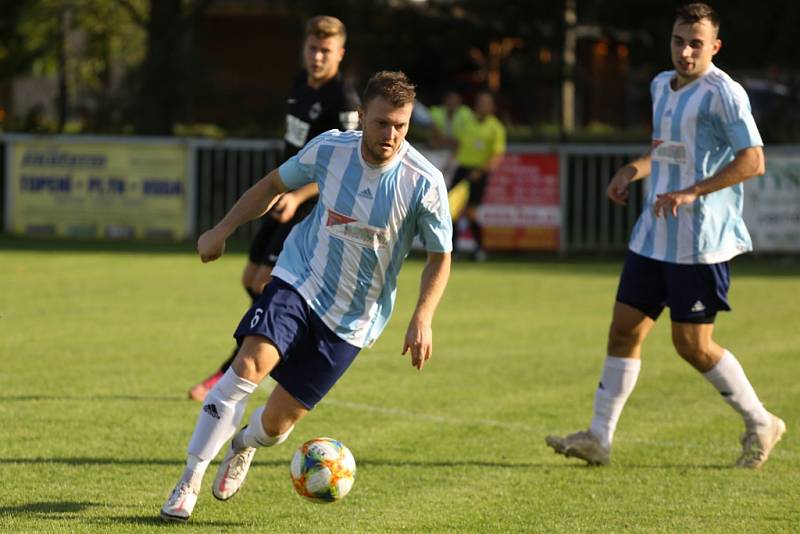 Z divizního fotbalového utkání Poříčany - Čáslav (2:0)