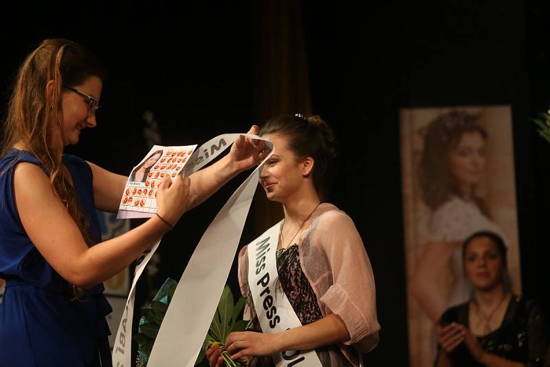 Finálový večer Miss Polabí se konal v poděbradském divadle.