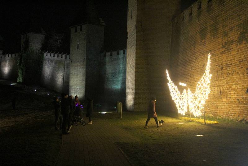 Od pondělí začne vánoční výzdoba mizet, stejně jako světelné fotopointy na náměstí a u hradeb.
