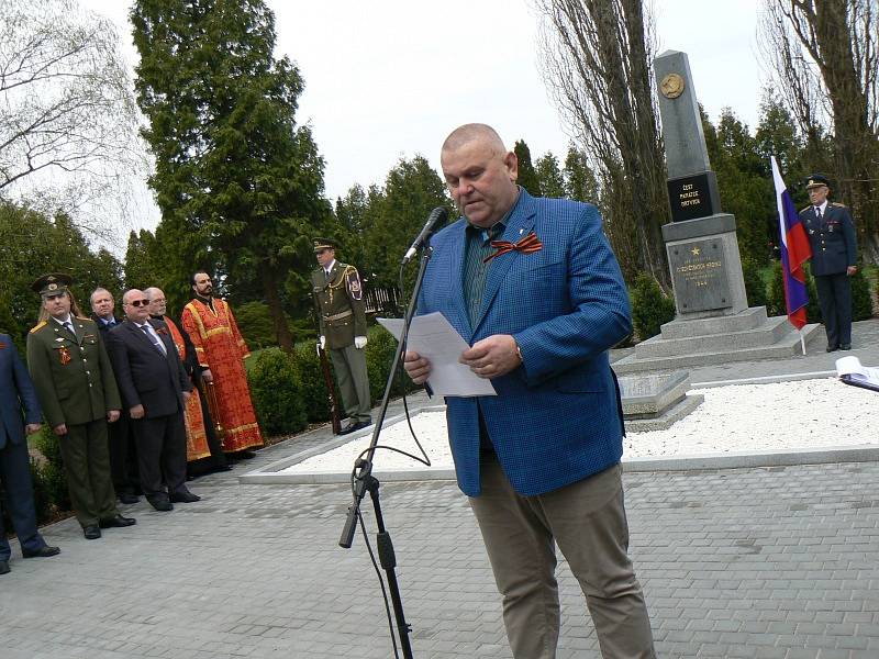 Na nymburském hřbitově uctili památku padlých vojáků