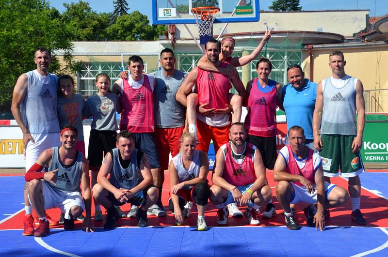 Basketbalový klub z Poděbrad oslavil sedmdesáté narozeniny.