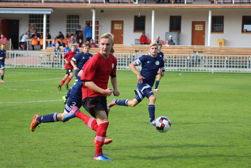 Starší dorostenci Ostré zdolali snadno Králův Dvůr 3:0. Všechny góly padly v prvním poločase