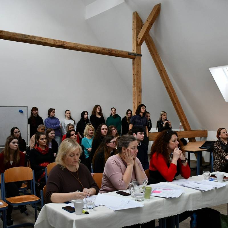 Z krajského kola Psychologické olympiády na Střední zdravotnické škole v Nymburce.