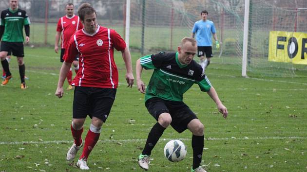 Z okresního fotbalovéhop derby krajského přeboru Polaban Nymburk - Ostrá (1:0)