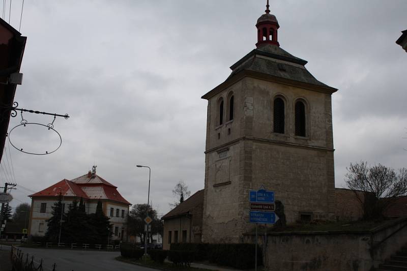 Kostomlaty nad Labem, největší obec na okrese