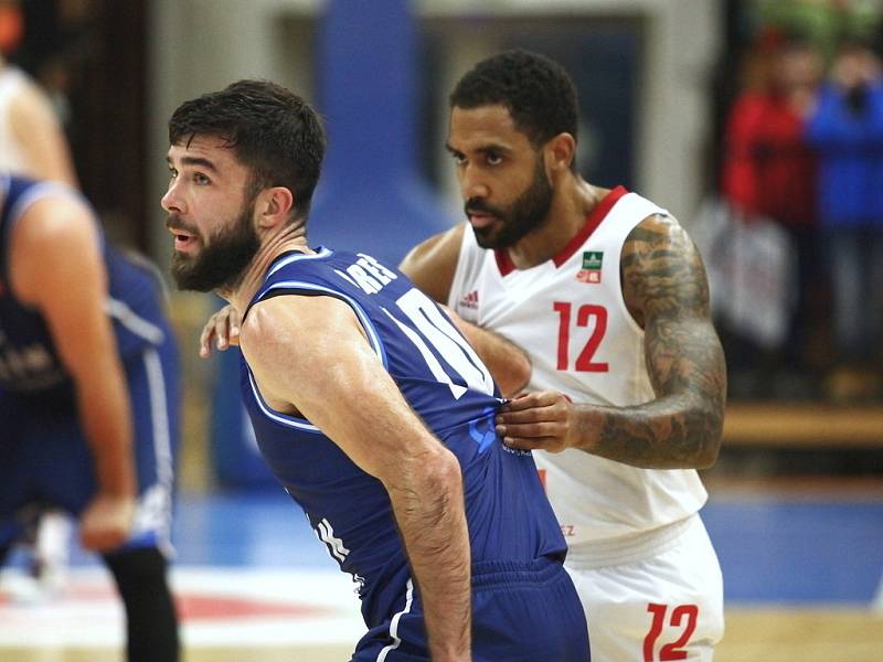 Z basketbalového utkání Kooperativa NBL Nymburk - Kolín (85:87)