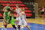Z basketbalového utkání evropského poháru žen Nymburk - Ragusa (53:57)