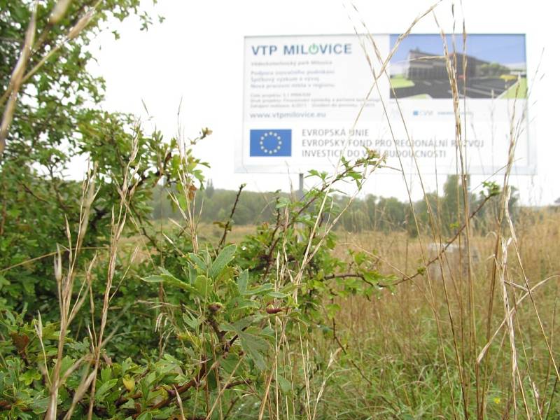 To, že Pod Liškami bude v budoucnu stát vědeckotechnický park, zatím připomíná jen cedule.