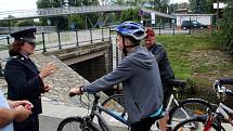 Preventivní akce mající za cíl správné vybavení cyklistů se konala společně na cyklostezkách Nymburska a Kolínska.