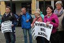 Demonstrace proti výrobě zinkovny AZOS na nymburském Zálabí. Ilustrační foto.