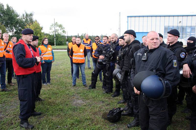 Mezinárodní policejní cvičení Railex 2017 se konalo uplynulé dva dny v nymburském železničním depu.