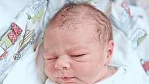 David Šimonek se narodil v nymburské porodnici 30. března 2022 v 15:45 hodin s váhou 4070 g a mírou 51 cm. V Lysé nad Labem bude chlapeček bydlet s maminkou Irynou, tatínkem Dominikem a sestřičkou Dominikou (3 roky).