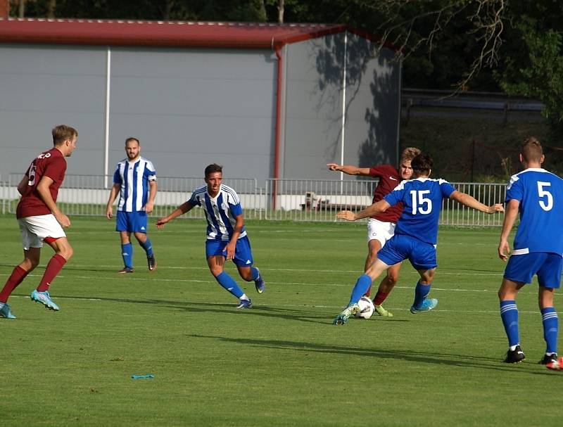 Z fotbalového utkání I.A třídy Bohemia Poděbrady - Čelákovice (1:4)