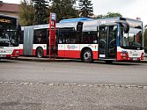 Nové kloubové autobusy jezdí na dvou nejvytíženějších linkách nymburského okresu.