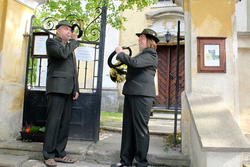 Slavnostní otevření unikátní kostnice v Žehuni.