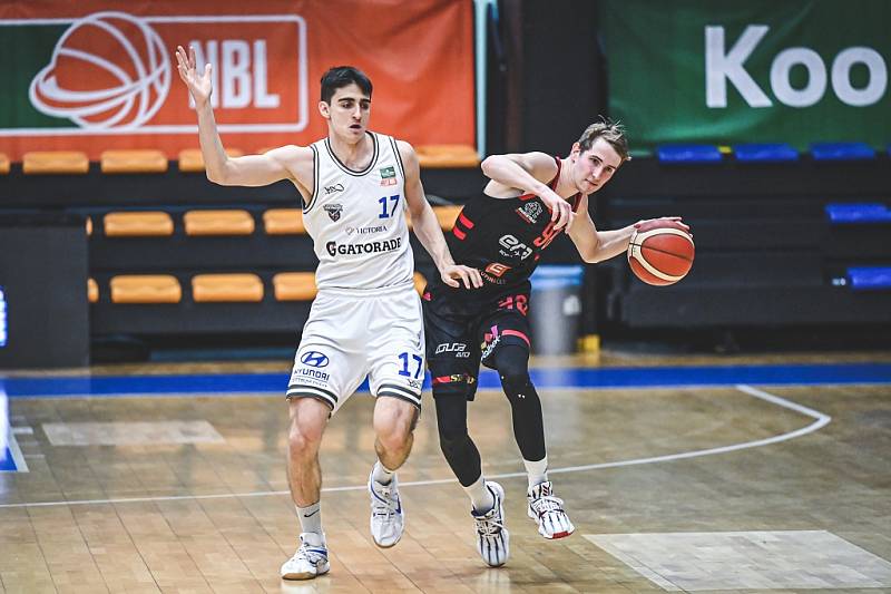 Z basketbalového utkání Kooperativa NBL USK Praha - Nymburk (80:85)