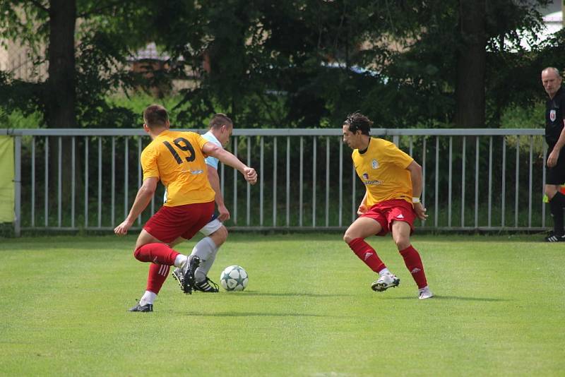 Z přípravného fotbalového utkání Poříčany - Motorlet Praha B (4:1).